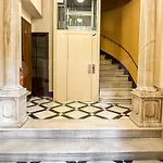 Spacious In Old Town Rems Apartament Malaga